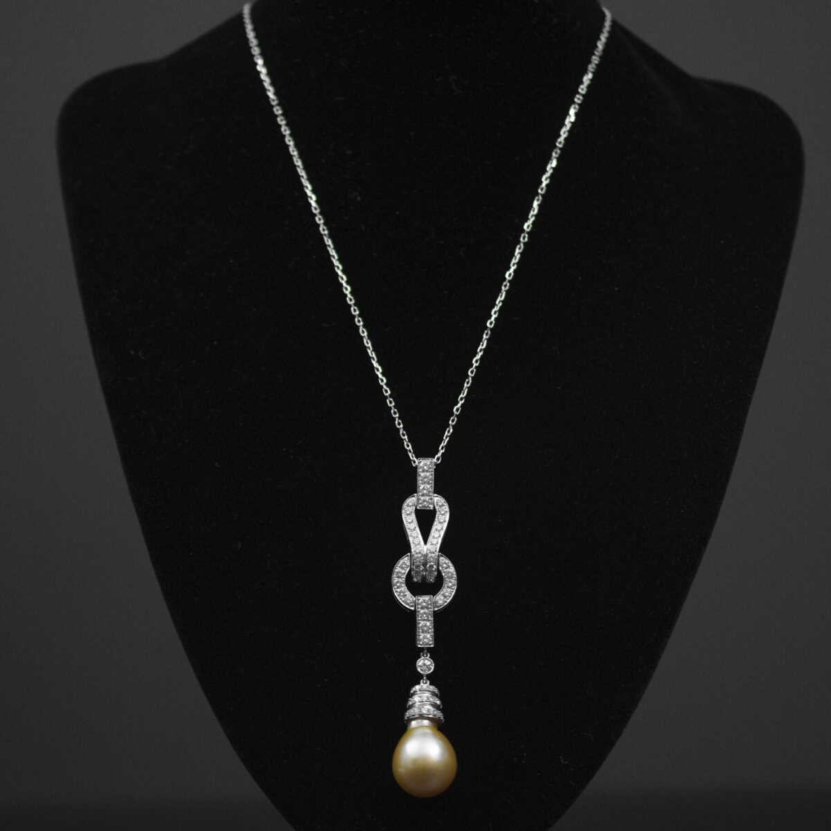 Gold Pearl Pendant Necklace