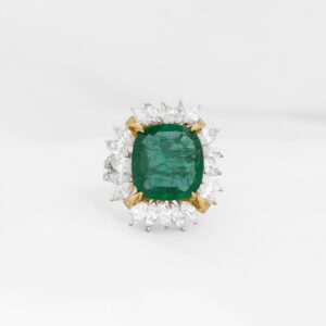Green Emrald Diamond Ring